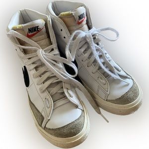 Nike Blazers Mid '77 Sneaker | US women's 6.5 | white & black